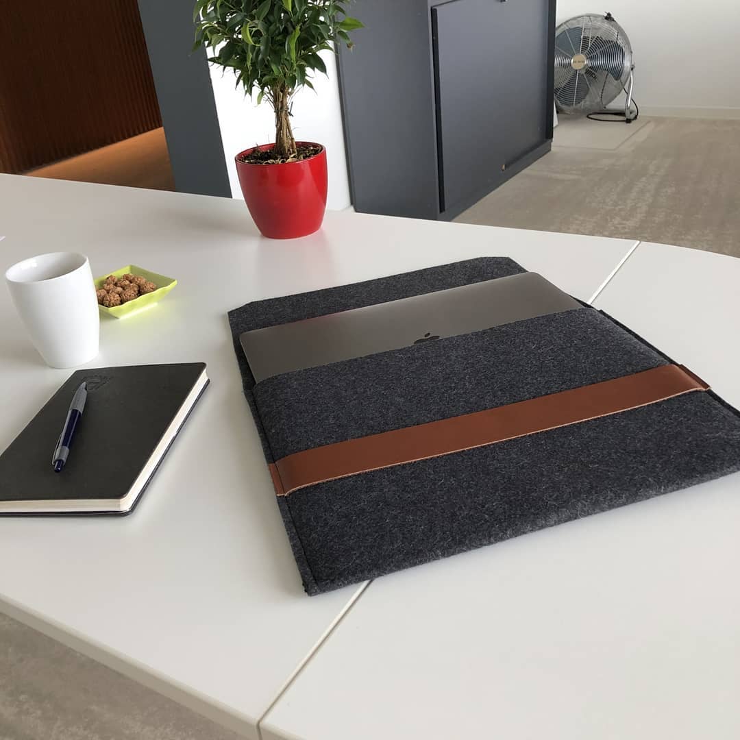 Notebooktasche 15" mit Lederriemen