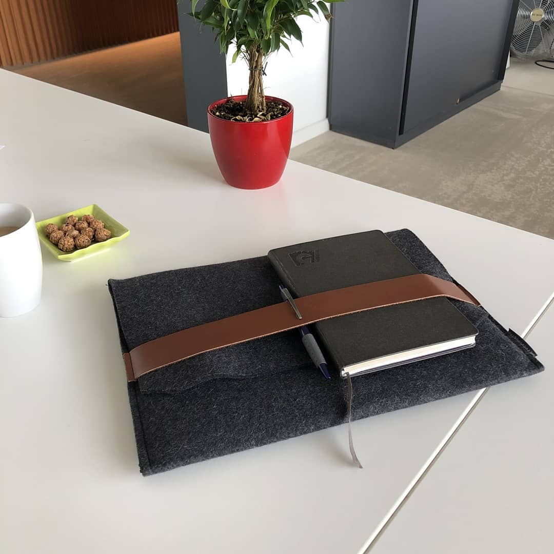 Notebooktasche 15" mit Lederriemen
